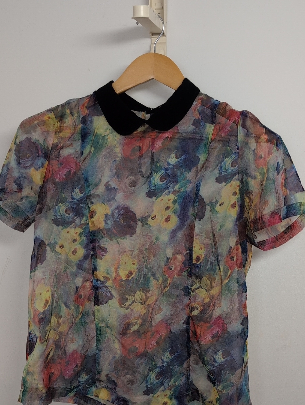 COTTON CANDY MESH FLORAL TOP SIZE SMALL
